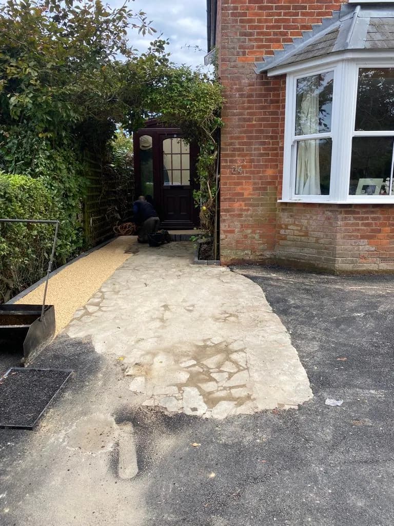 Wide view of the finished resin driveway